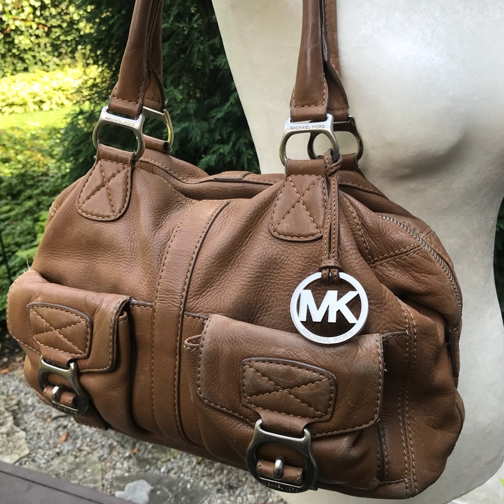 ✨Michael Kors tan leather handbag✨